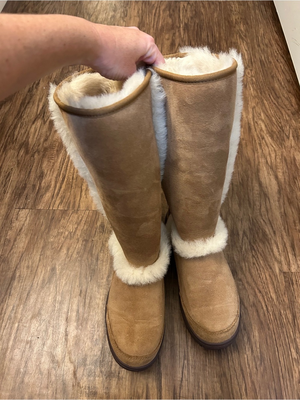 Women's Sunburst Tall Shearling Lined Boots - Chestnut